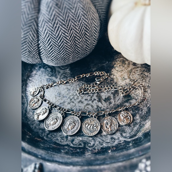 Necklace / Vintage Coin - Picture 6 of 10